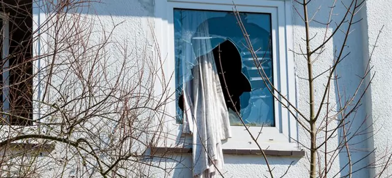 Storm Window Installation Contractors in Ives Estates, FL