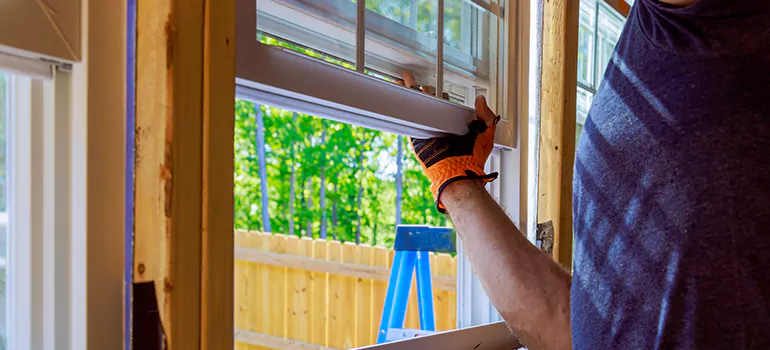 >Bay Window Curtain Rail Track in Ives Estates, FL