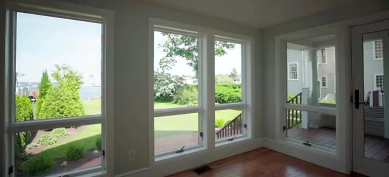 Double-hung Window Repair in Ives Estates, FL